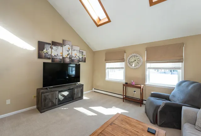 $419,900 | 15 R Bonnie Lane, Unit R, Derry, NH 03038