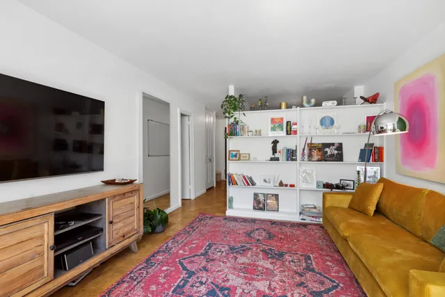 $465,000 | 305 East 24th Street, Unit 4L | Kips Bay