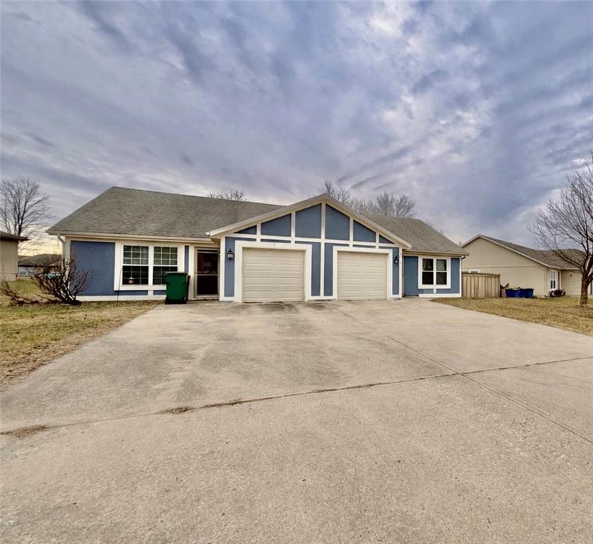 789 Pinewood Street Gardner, KS 66030 - Photo 2 of 21