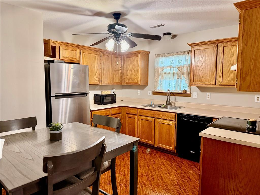 789 Pinewood Street Gardner, KS 66030 - Photo 8 of 21