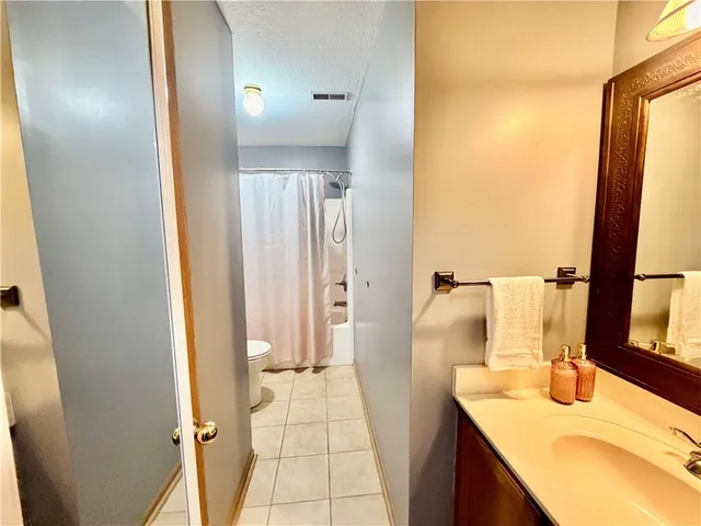 $225,000 | 789 Pinewood Street, Gardner, KS 66030