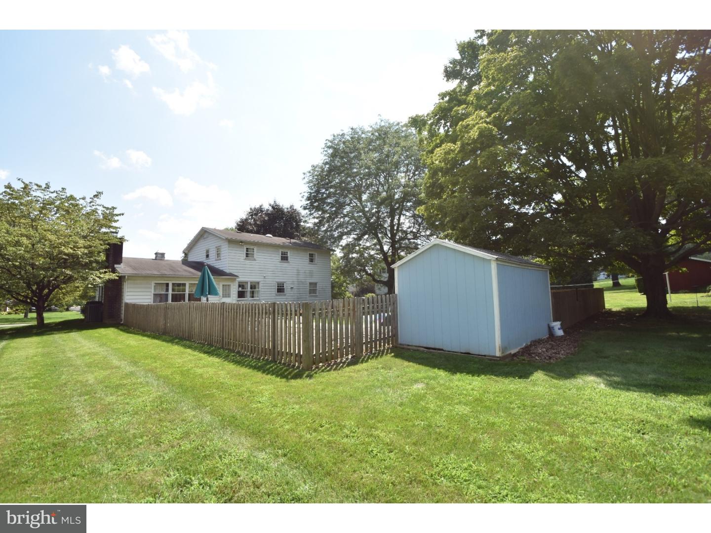 1090 Yorkshire Road Bethlehem, PA 18017 - Photo 3 of 5 Gallery Image 3