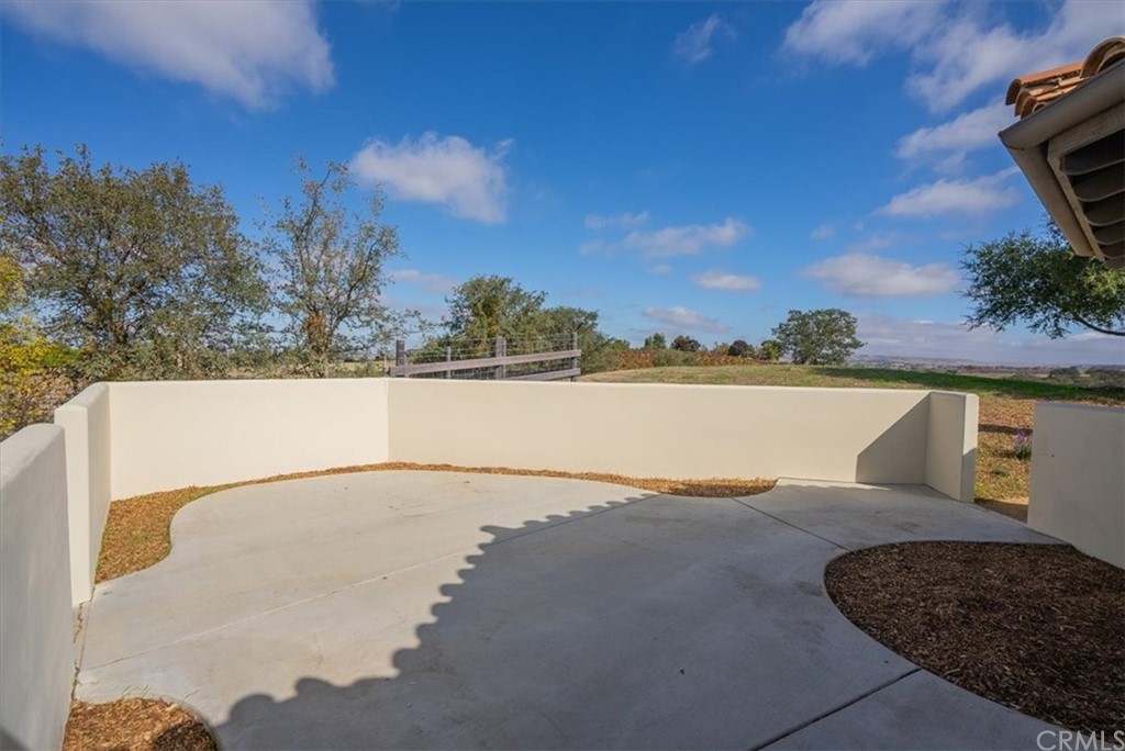5920 Iron Gate Road Creston, CA 93432 - Photo 22 of 57 Patio off of master bedroom