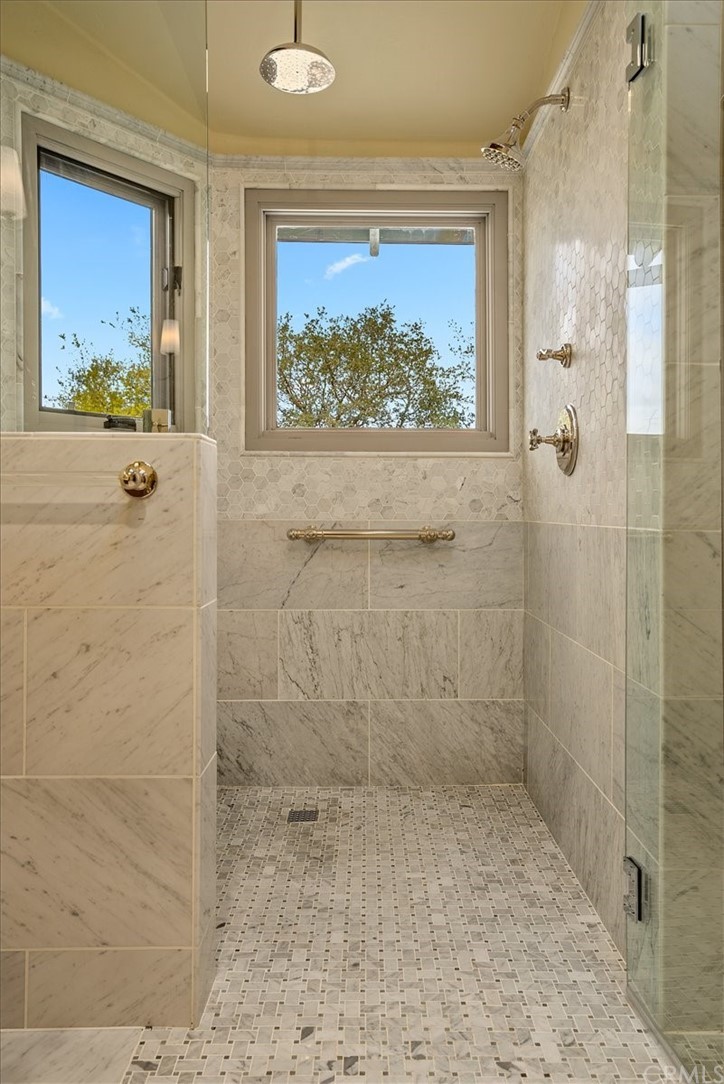 5920 Iron Gate Road Creston, CA 93432 - Photo 25 of 57 Master shower