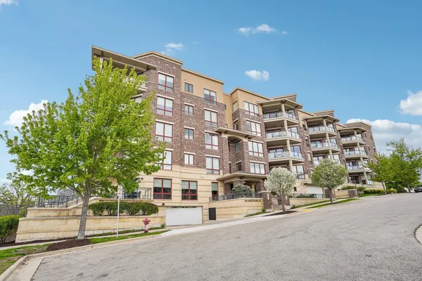 $560,000 | 101 Ferchland Place, Unit 306, Monona, WI 53714