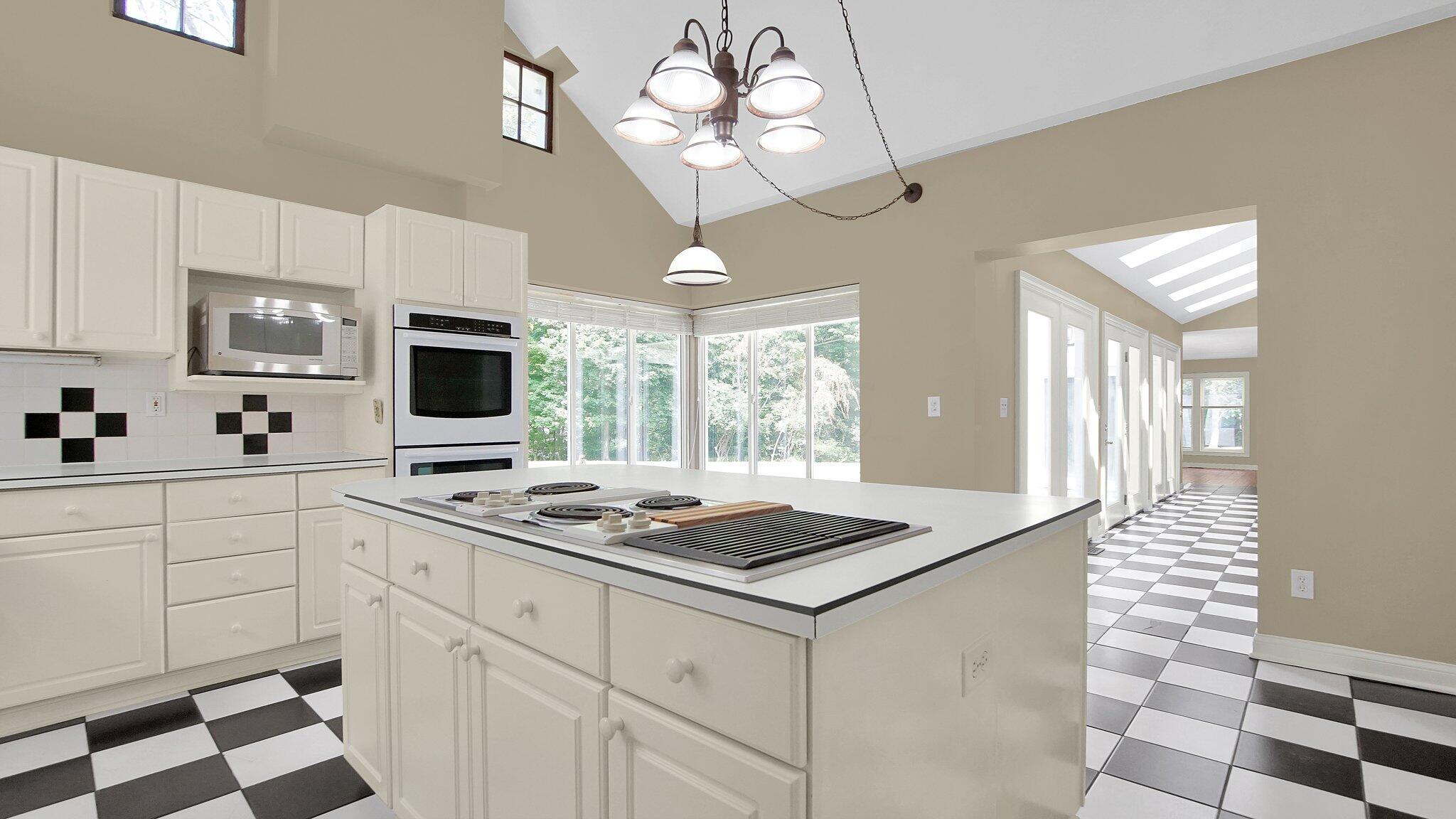 8069 Flint Road Columbus, OH 43235 - Photo 32 of 75 Kitchen