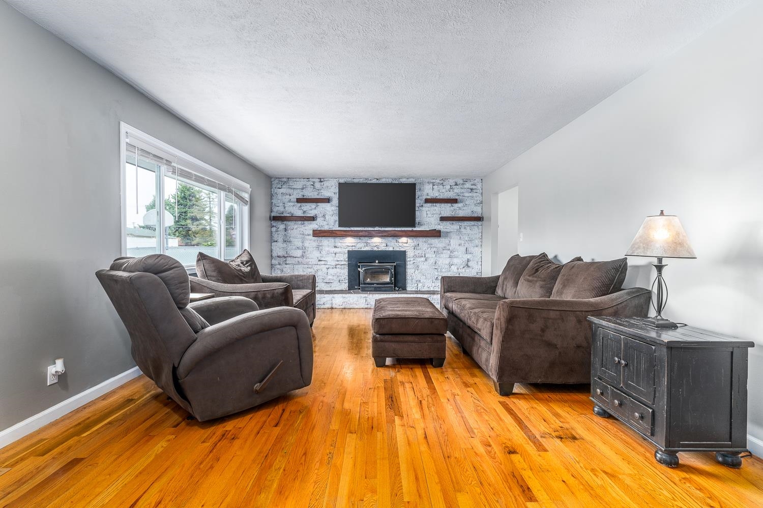1004 North Best Road Spokane Valley, WA 99216 - Photo 2 of 28 Gallery Image 2