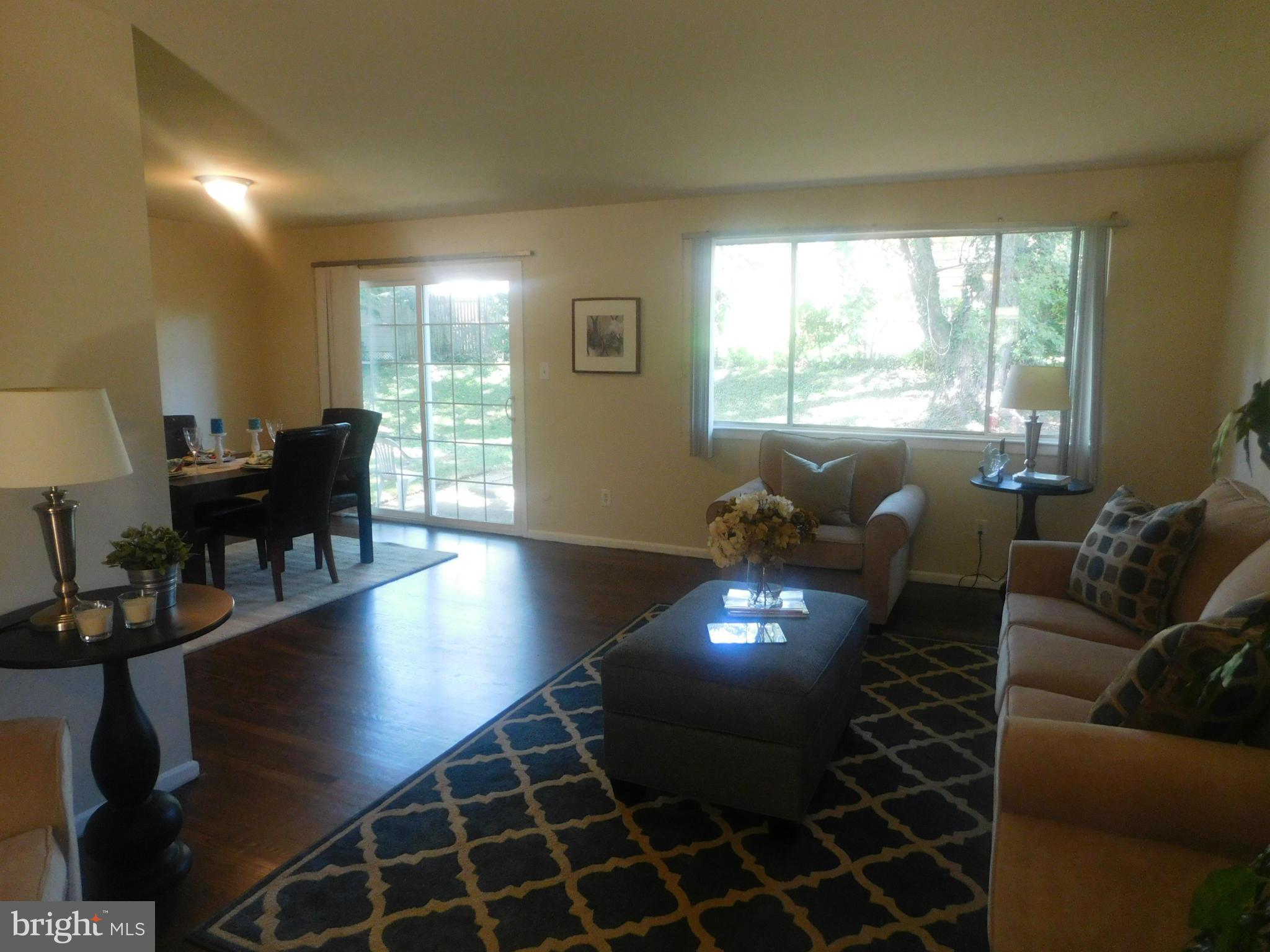 9508 Curran Road Silver Spring, MD 20901 - Photo 2 of 16 Living Room