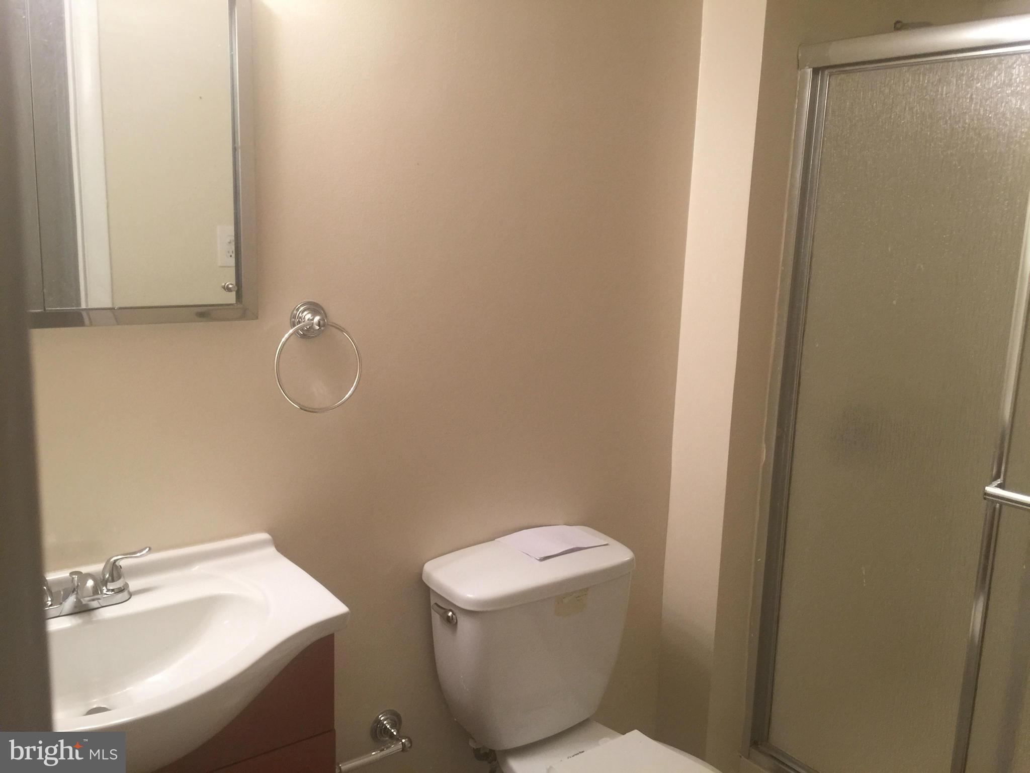 9508 Curran Road Silver Spring, MD 20901 - Photo 12 of 16 Bath