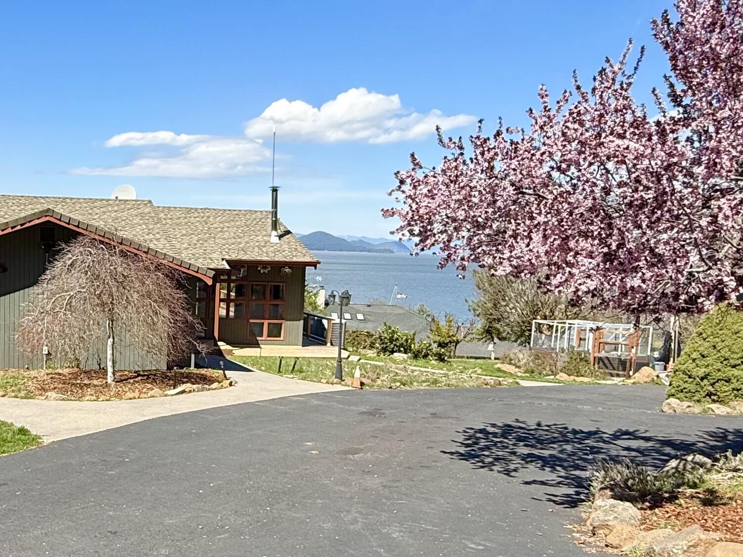 1662 Cove Point Road Klamath Falls, OR 97601 - Photo 9 of 71