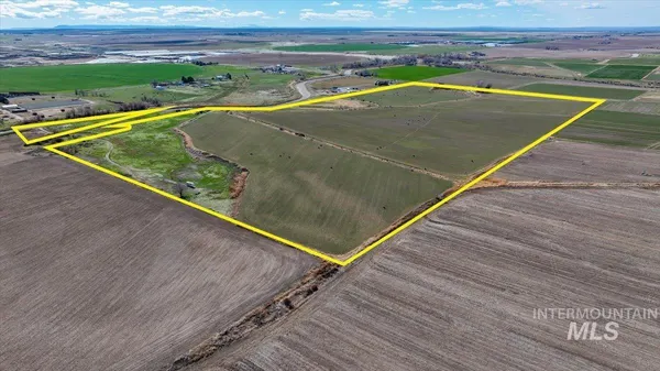 $2,000,000 | 3536 North 2300 E Road, Filer, ID 83328