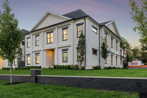 $2,690,000 | 3899 Belmont Boulevard, Nashville, TN 37215