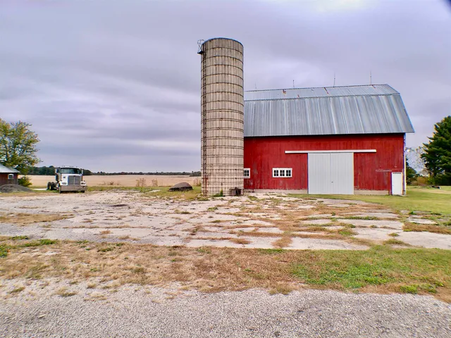 $415,000 | 14086 Highway 76, Caledonia, IL 61011