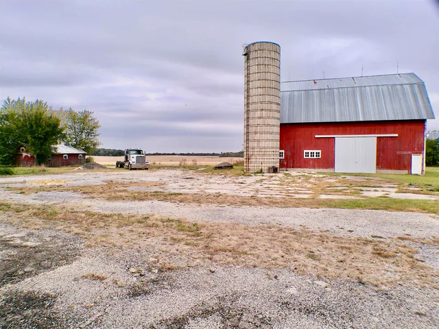 $415,000 | 14086 Highway 76, Caledonia, IL 61011