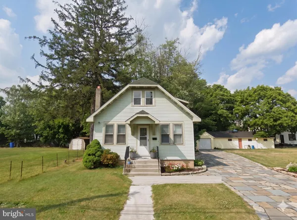 $1,900 | 11 Sewell Street, Unit A, Glassboro, NJ 08028