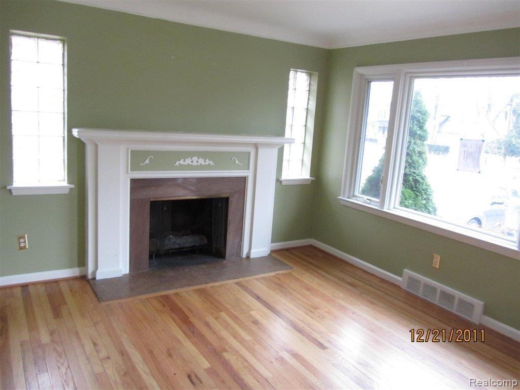 533 Vernier Road Grosse Pointe, MI 48236 - Photo 4 of 9 533 Vernier Grosse Pointe Woods