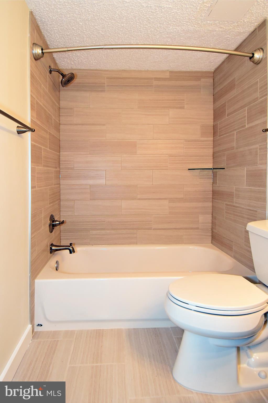 11827 Breton Court, Unit 1A Reston, VA 20191 - Photo 16 of 27 Bath
