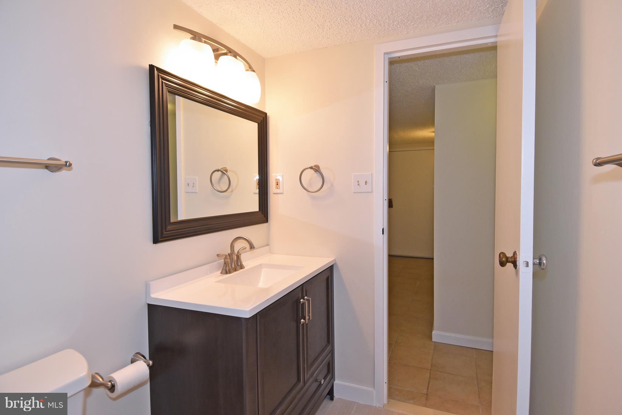 11827 Breton Court, Unit 1A Reston, VA 20191 - Photo 18 of 27 Bath