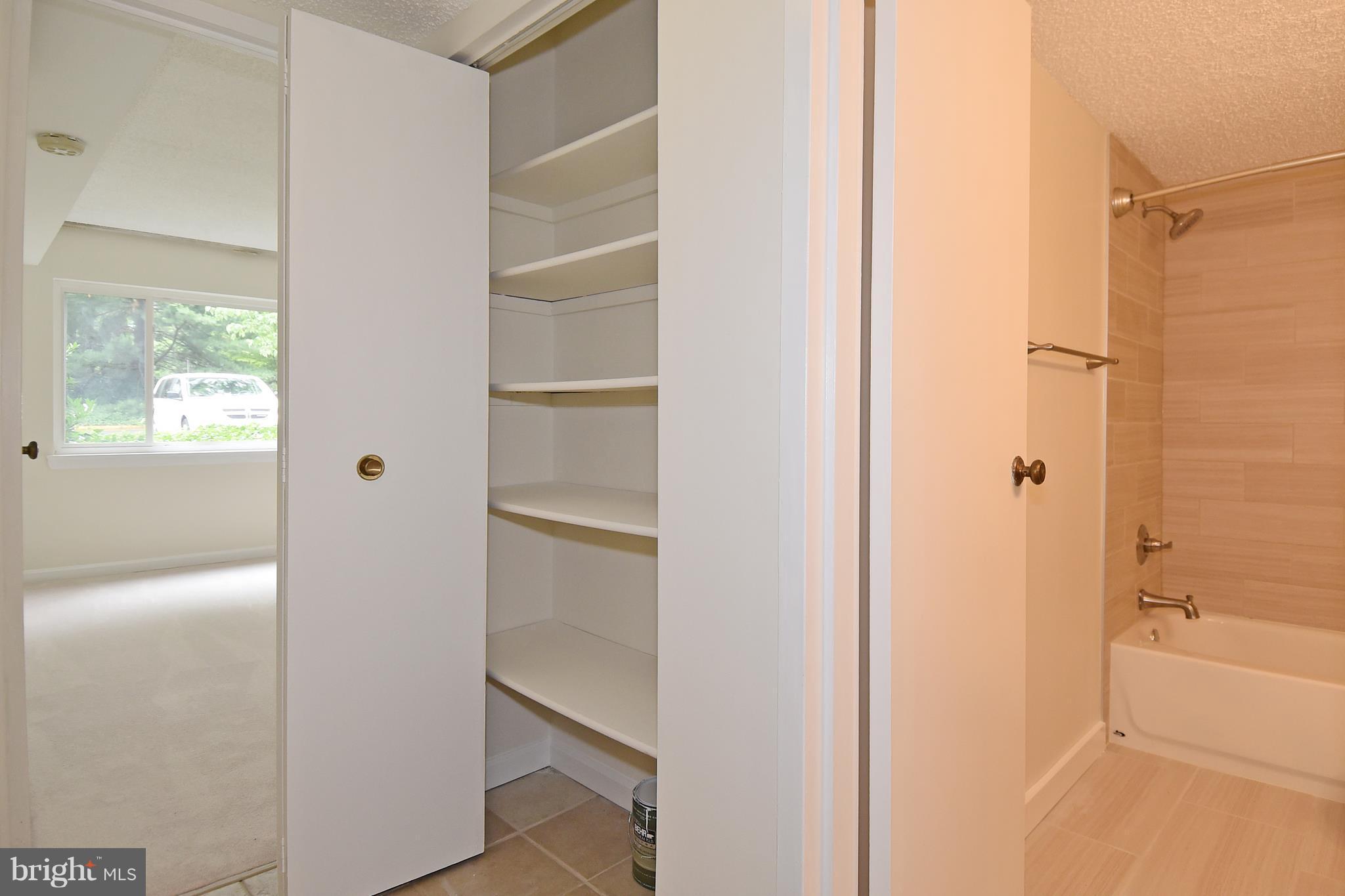 11827 Breton Court, Unit 1A Reston, VA 20191 - Photo 19 of 27 Interior (General)