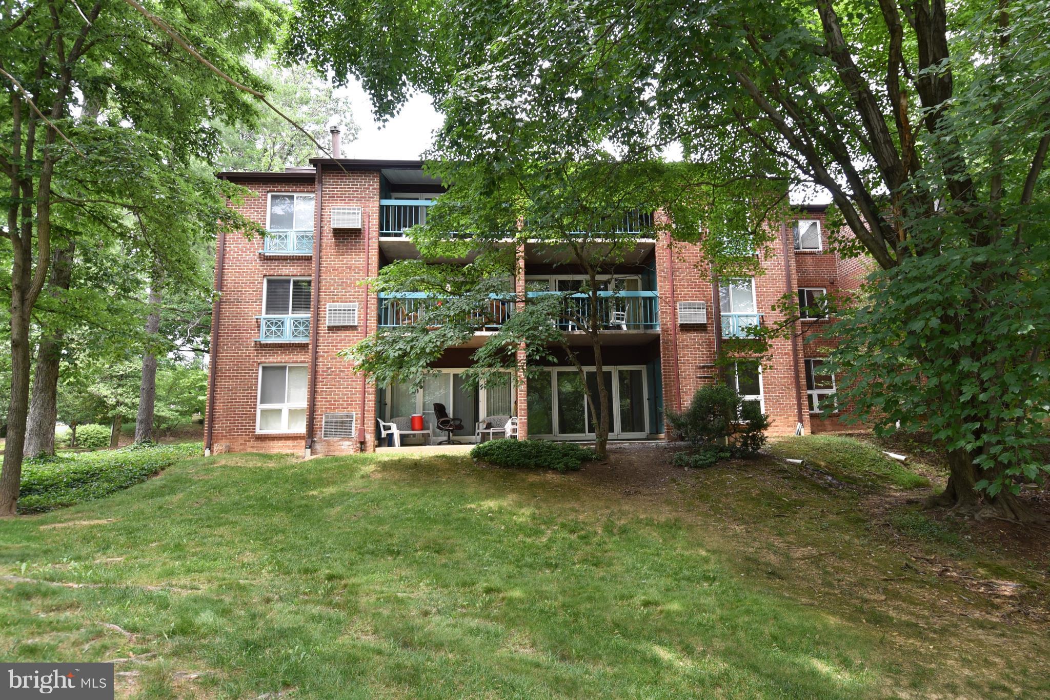 11827 Breton Court, Unit 1A Reston, VA 20191 - Photo 24 of 27 Exterior (Rear)