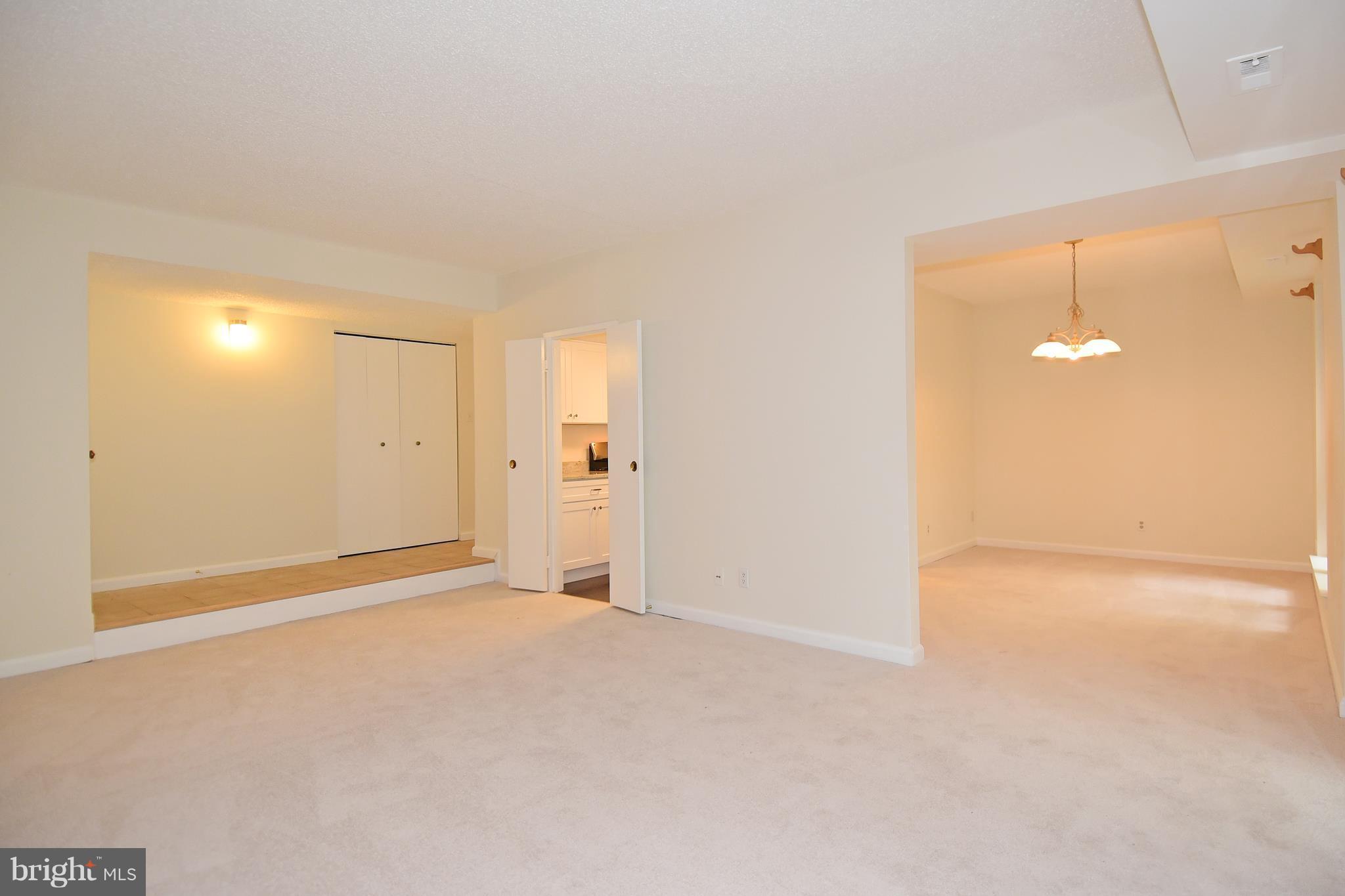 11827 Breton Court, Unit 1A Reston, VA 20191 - Photo 9 of 27 Living Room