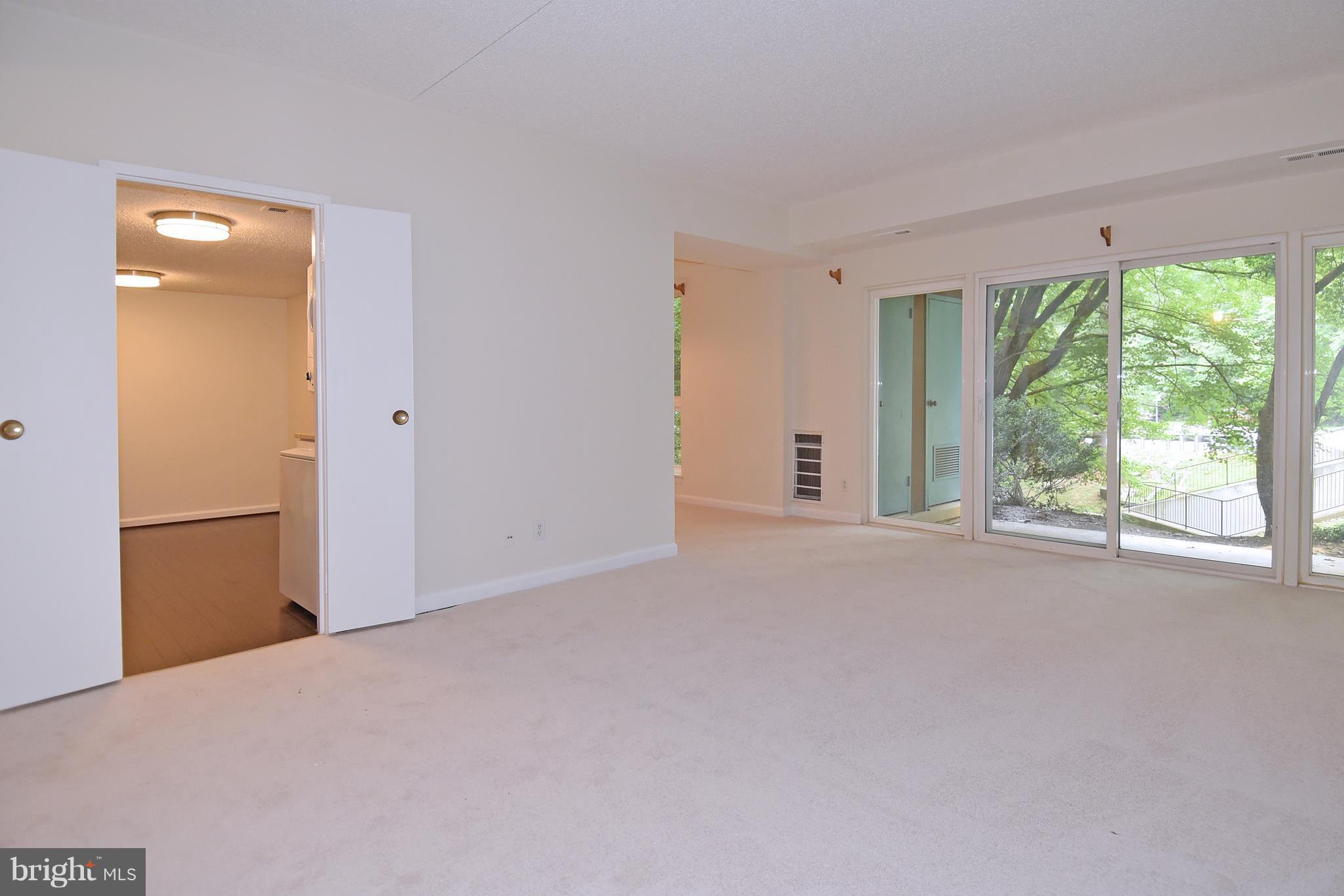 11827 Breton Court, Unit 1A Reston, VA 20191 - Photo 10 of 27 Living Room