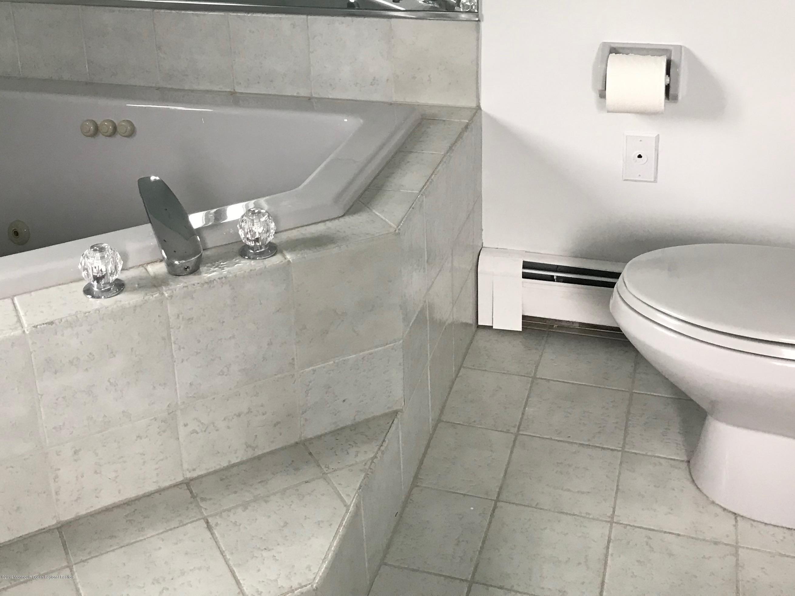 608 Yellowbrick Road Brick, NJ 08724 - Photo 13 of 29 MasterBath