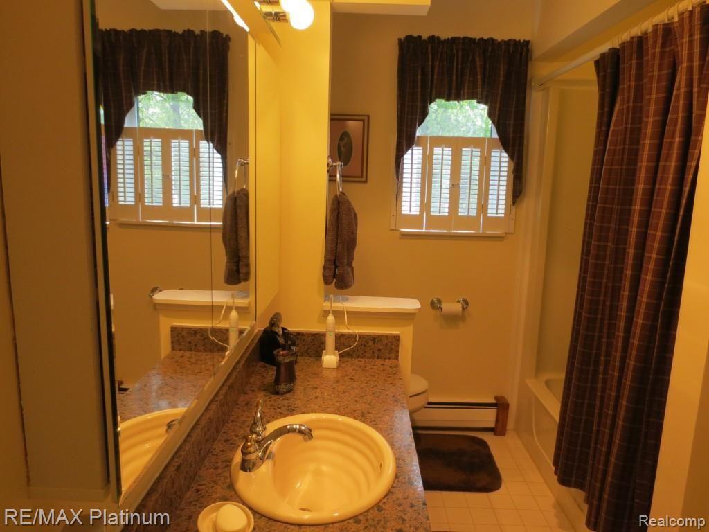 7402 Armstrong Road Howell, MI 48855 - Photo 18 of 34 IMG_0559.jpg