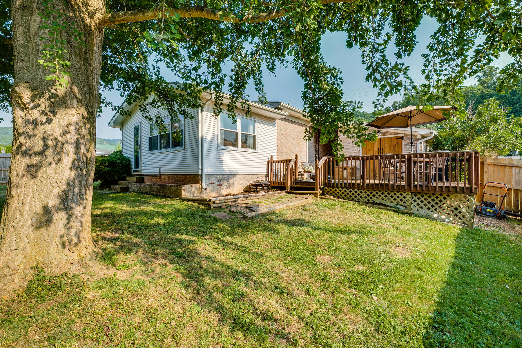 228 Harris Street Erwin, TN 37650 - Photo 46 of 49 046