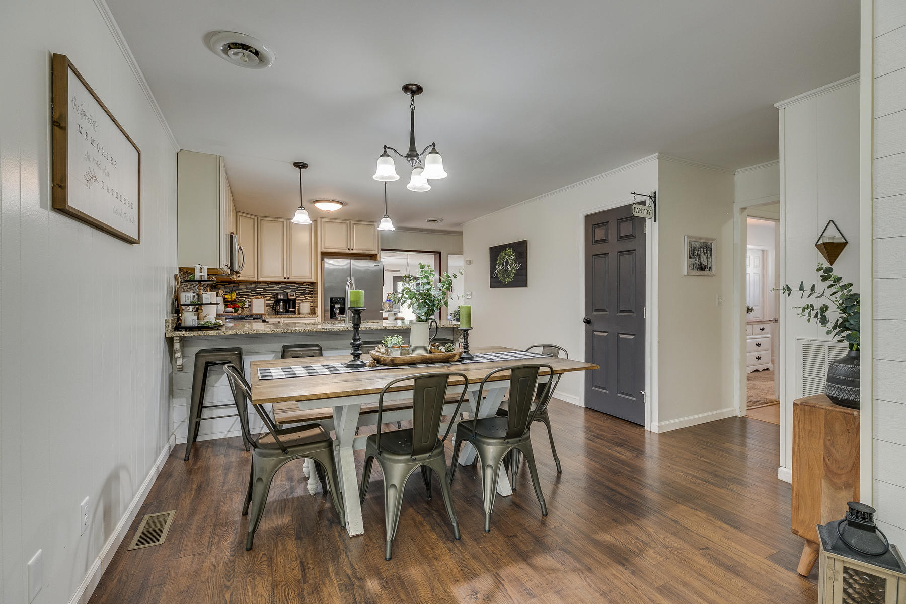 228 Harris Street Erwin, TN 37650 - Photo 8 of 49 008