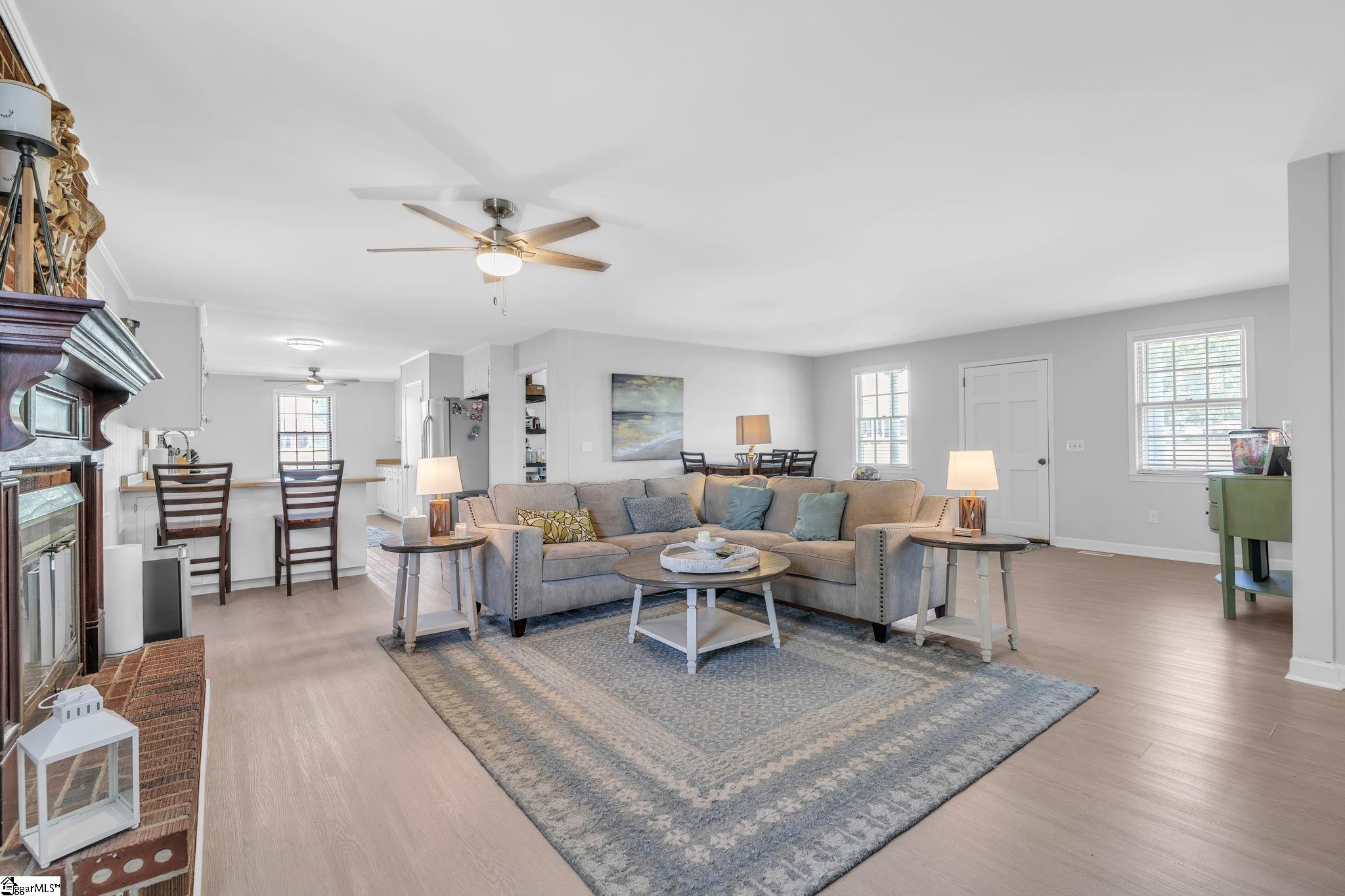 101 Colonial Lane Simpsonville, SC 29681 - Photo 5 of 43