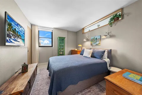 $584,990 | 1775 Washington Avenue, Unit 8F, Miami Beach, FL 33139