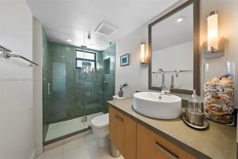 $584,990 | 1775 Washington Avenue, Unit 8F, Miami Beach, FL 33139