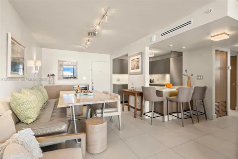 $584,990 | 1775 Washington Avenue, Unit 8F, Miami Beach, FL 33139