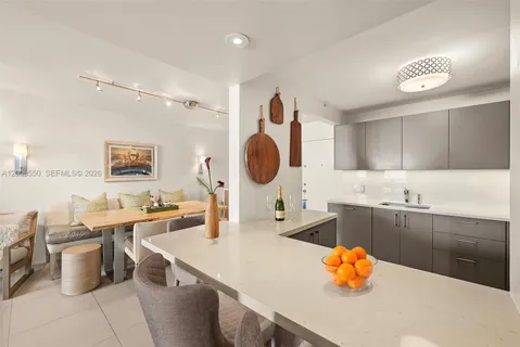 $584,990 | 1775 Washington Avenue, Unit 8F, Miami Beach, FL 33139