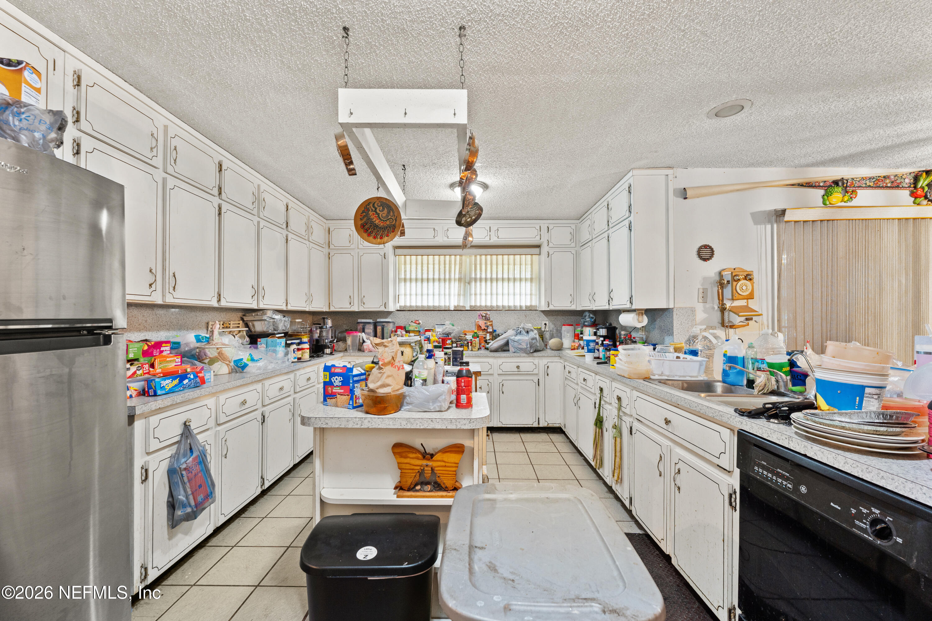 43001 Egger Place Callahan, FL 32011 - Photo 16 of 53 a kitchen with lots of counter top space