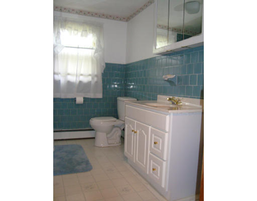 640 Sharps Lot Road Swansea, MA 02777 - Photo 9 of 14 Gallery Image 9