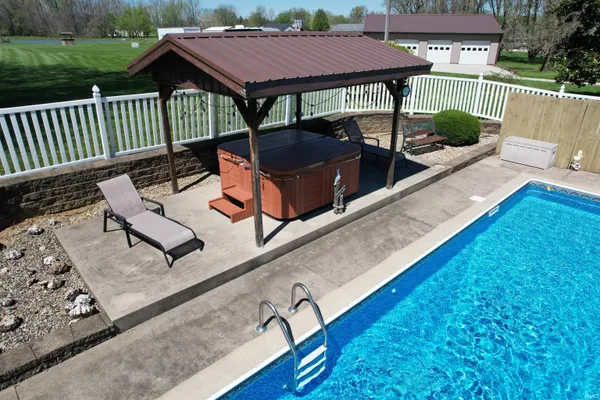 $549,900 | 1407 South 125 East, Washington, IN 47501