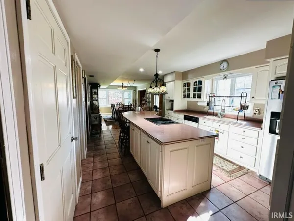 $549,900 | 1407 South 125 East, Washington, IN 47501