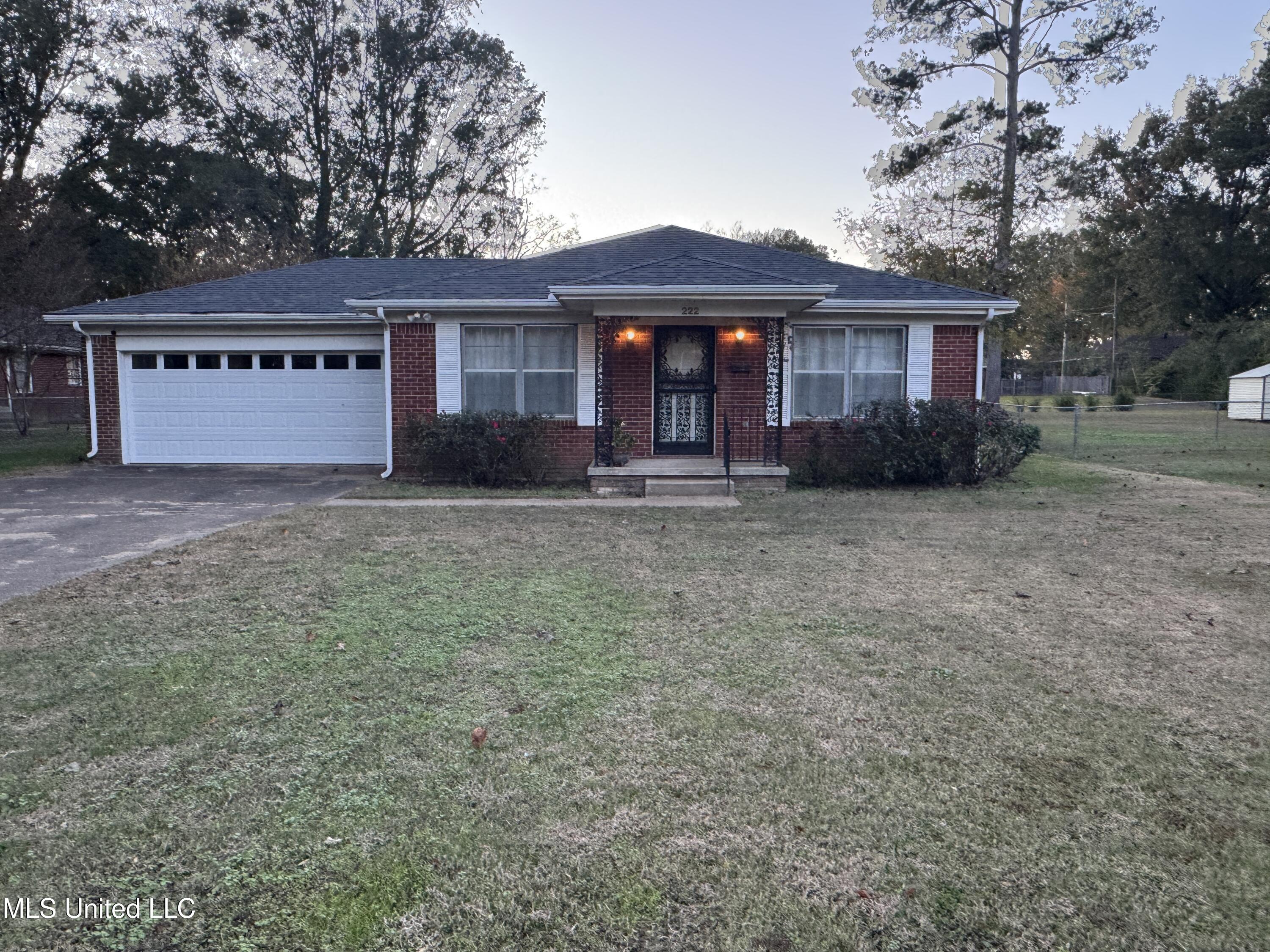 222 Heard Street Senatobia, MS 38668 - Photo 15 of 15 IMG_2388