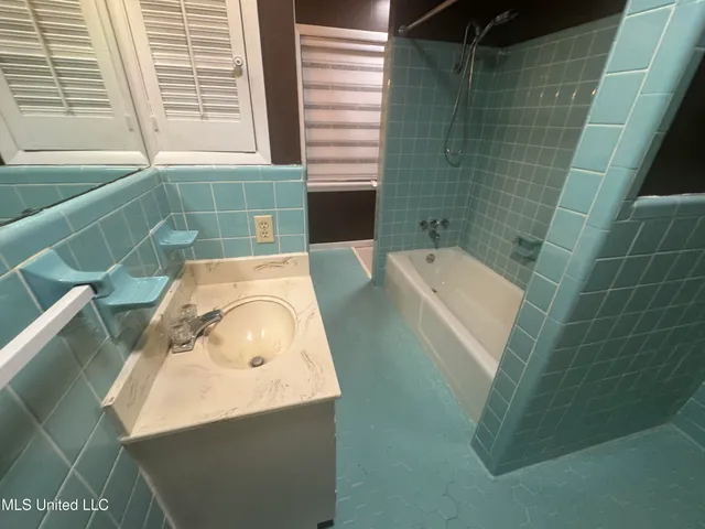 $220,500 | 222 Heard Street, Senatobia, MS 38668