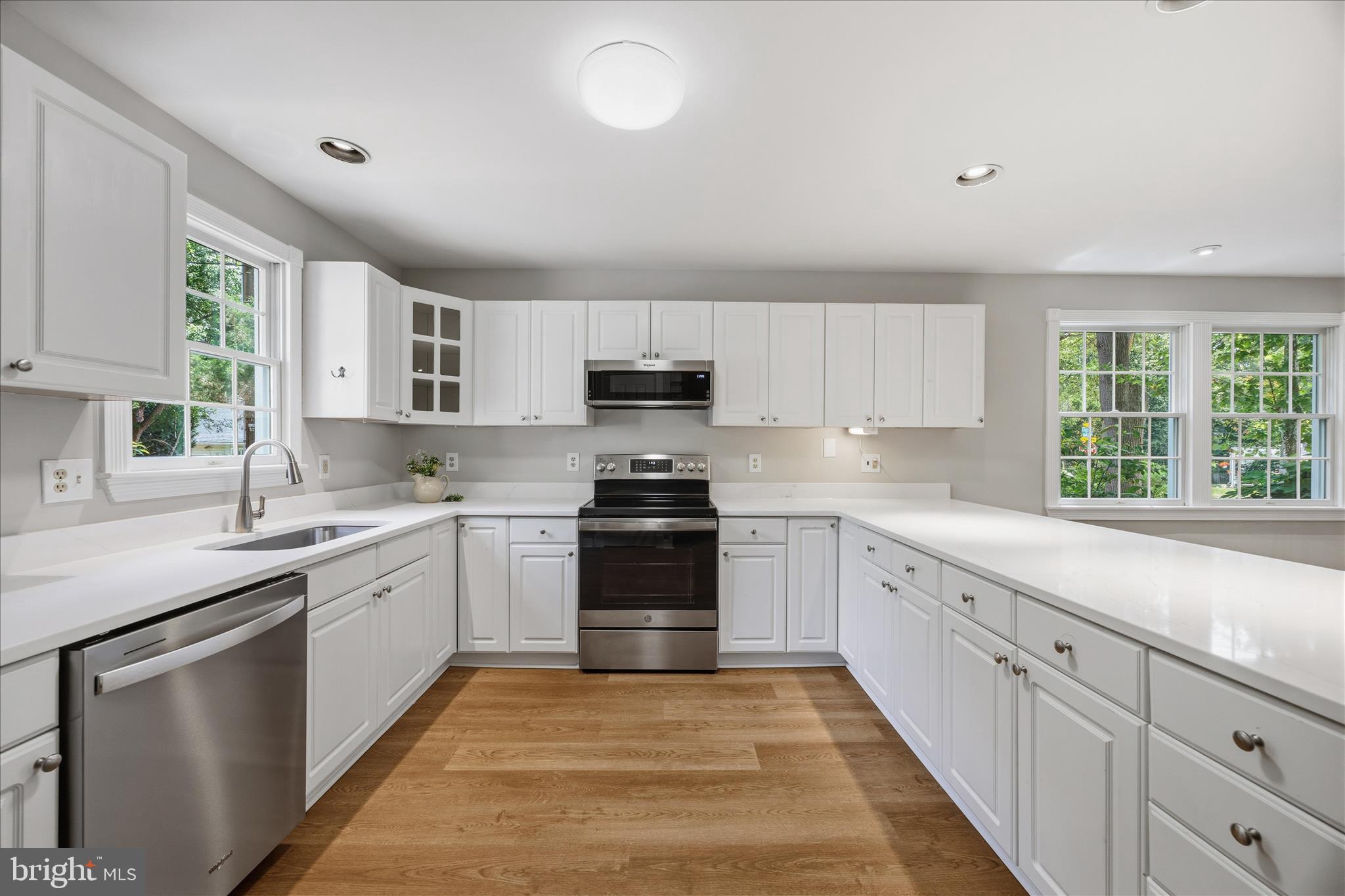 565 Sunset Knoll Road Pasadena, MD 21122 - Photo 16 of 48