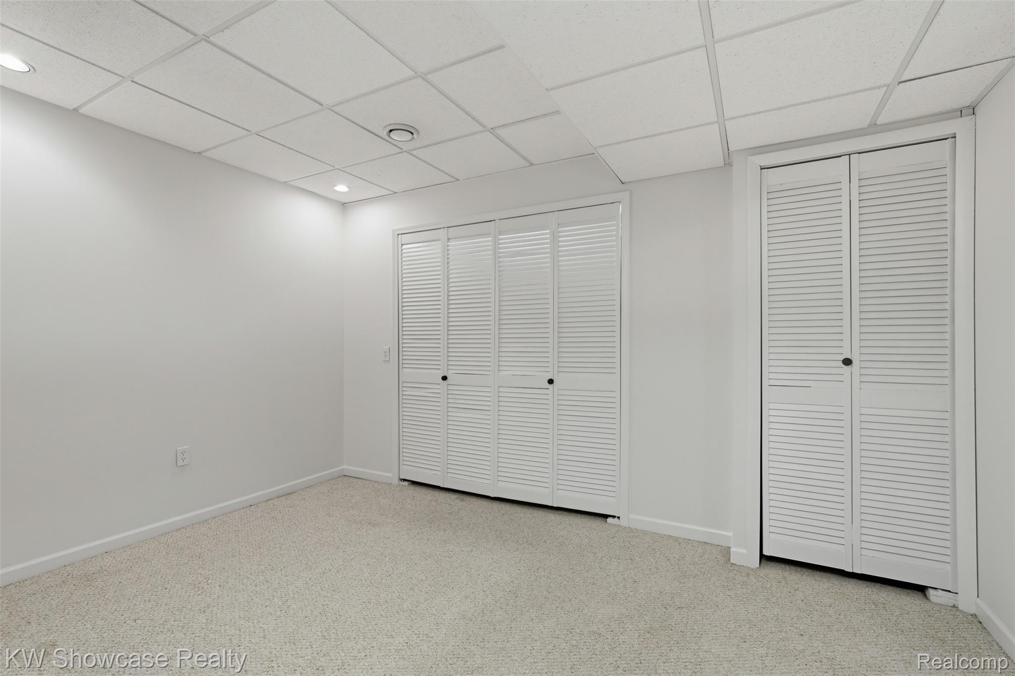 3330 Benstein Road Commerce Township, MI 48382 - Photo 20 of 40 LL Bonus Rm w/ Closets (currently being used as 4th bdrm)