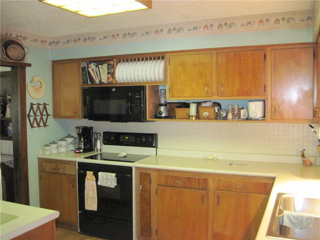 2011 Woodcrest Road Indianapolis, IN 46227 - Photo 8 of 21 Gallery Image 8