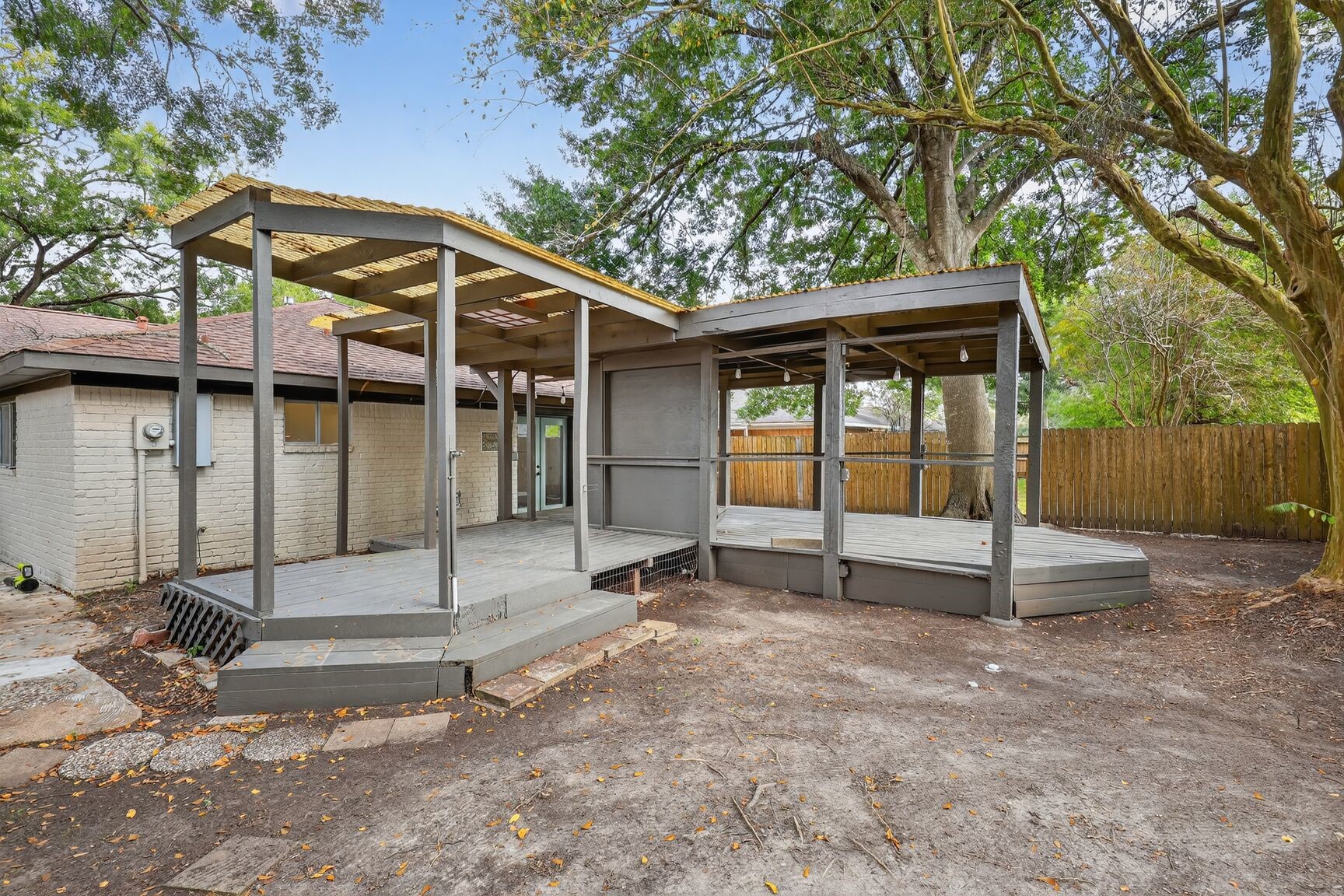 16122 Rill Lane Houston, TX 77062 - Photo 21 of 23 a view of a house with a outdoor space