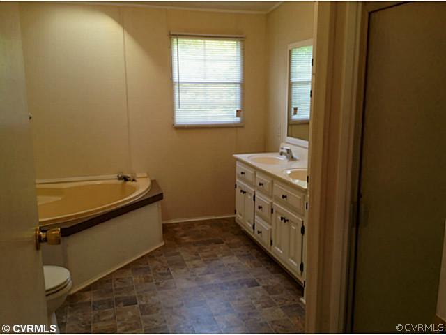 17107 New Hope Road Shacklefords, VA 23156 - Photo 7 of 15 Master Bath