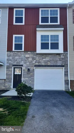 $2,010 | 1037 Admiral's Quay Drive, Mechanicsburg, PA 17050