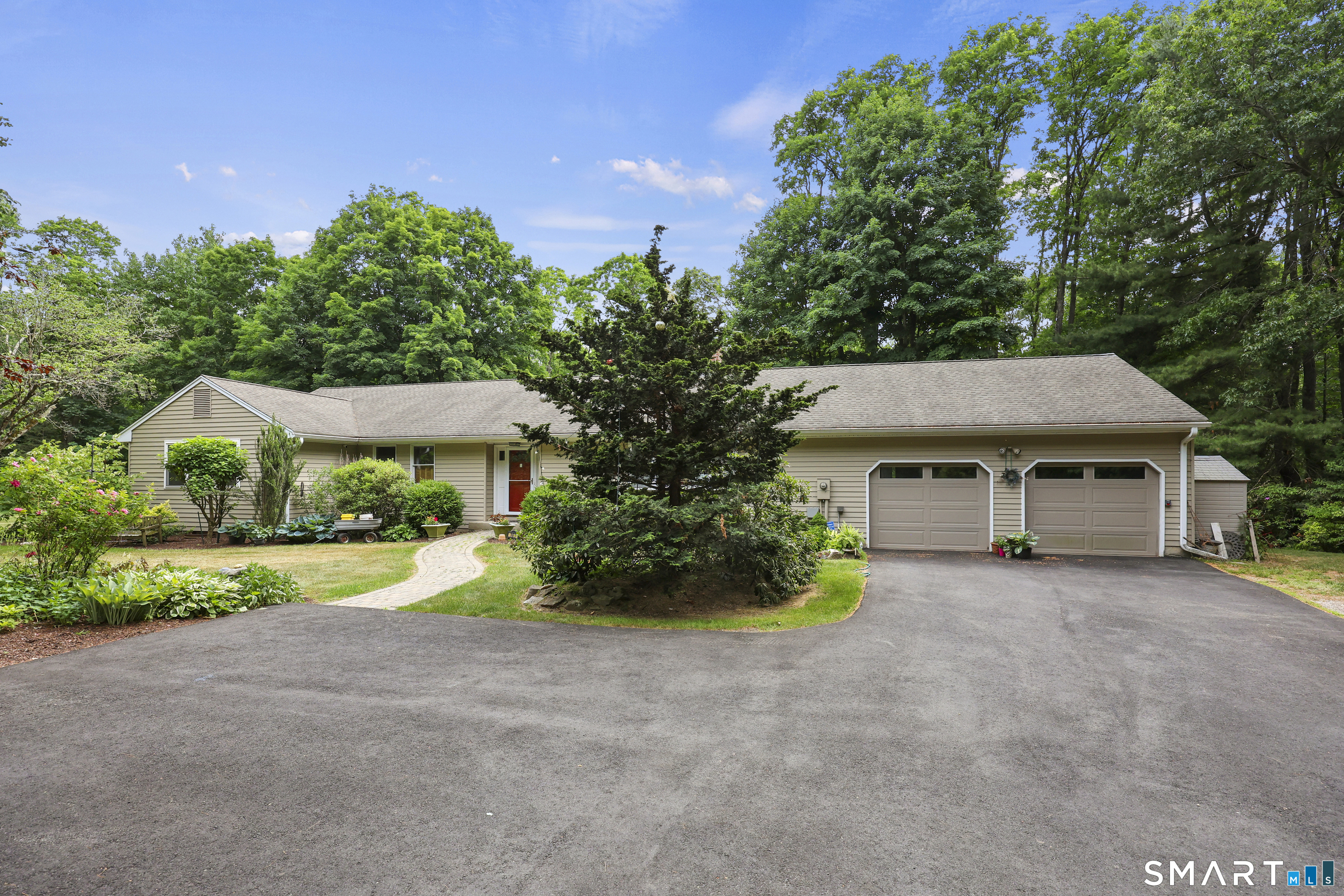 161 Great Pond Road Simsbury, CT 06070 - Photo 2 of 8
