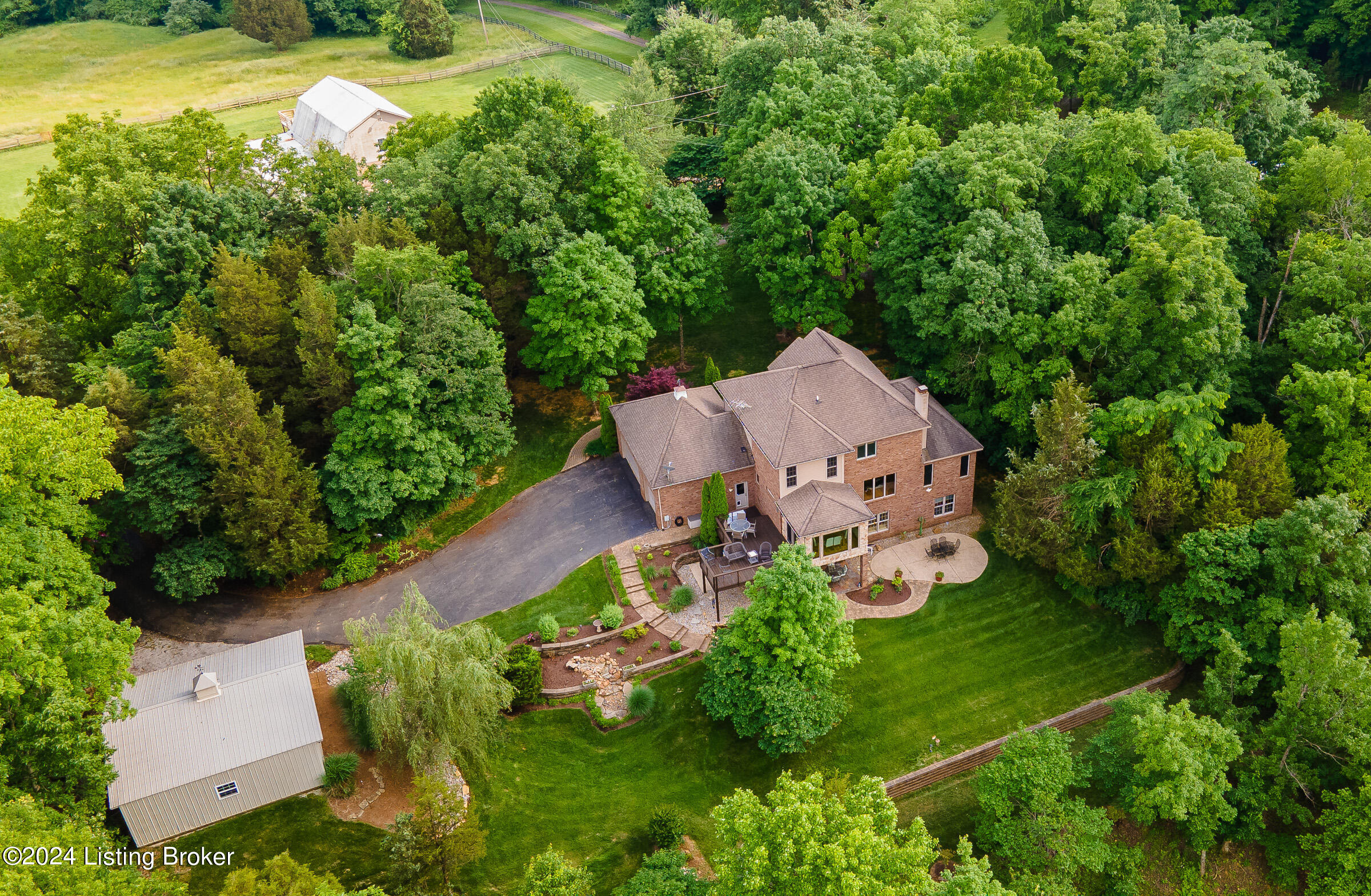 11319 Tarrence Road Louisville, KY 40299 - Photo 12 of 67 11319 Tarrence Rd-8