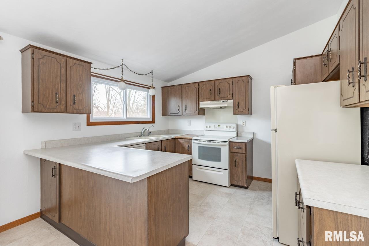 5114 South Chesterfield Court Mapleton, IL 61547 - Photo 13 of 37